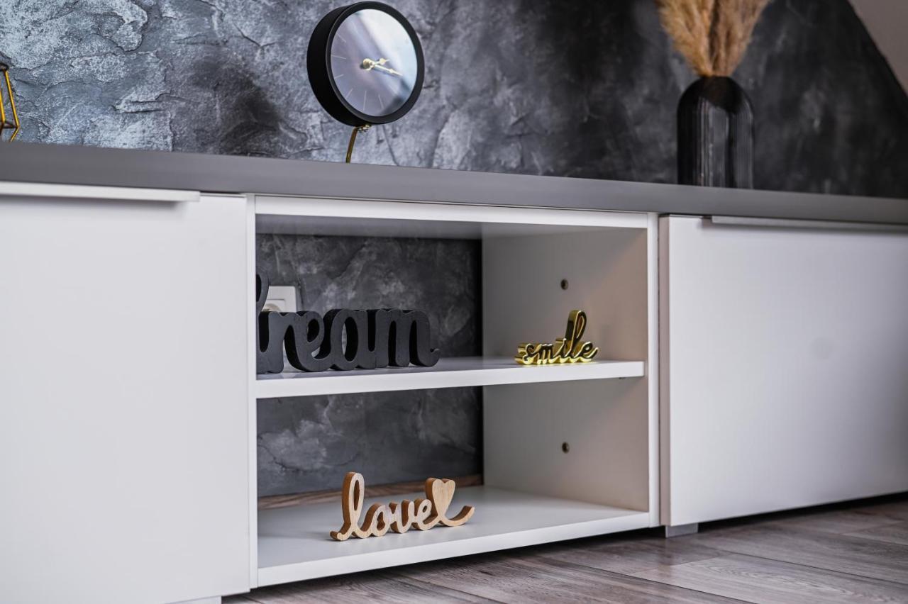 Luxury Apartment In The City Center Bratislava Esterno foto