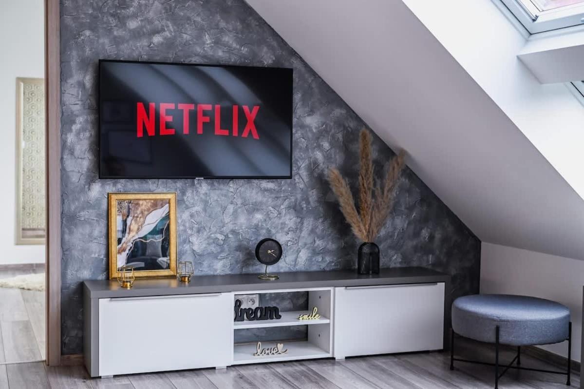 Luxury Apartment In The City Center Bratislava Esterno foto