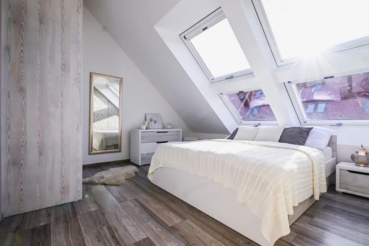 Luxury Apartment In The City Center Bratislava Esterno foto