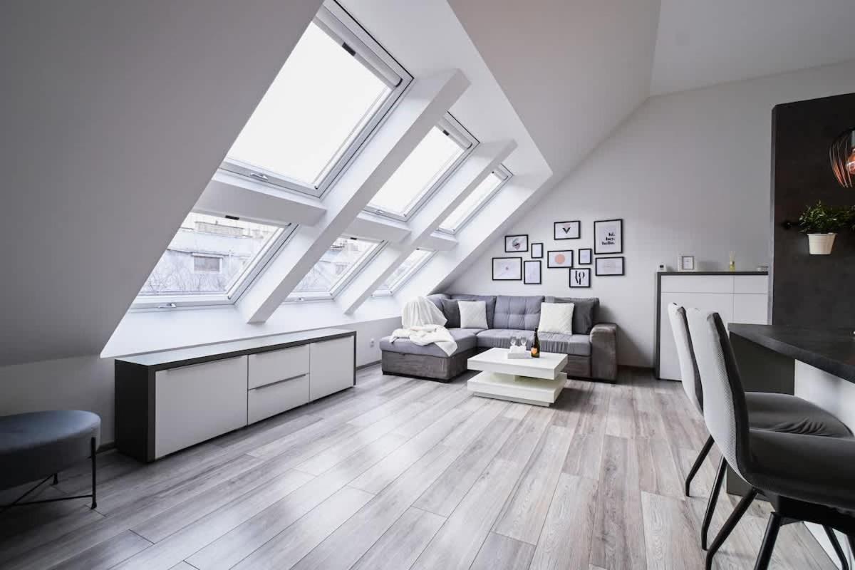 Luxury Apartment In The City Center Bratislava Esterno foto
